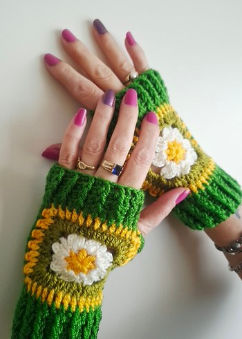 Yeşil Çiçekli Örgü Bohem Kadın Eldiven - Görsel 4