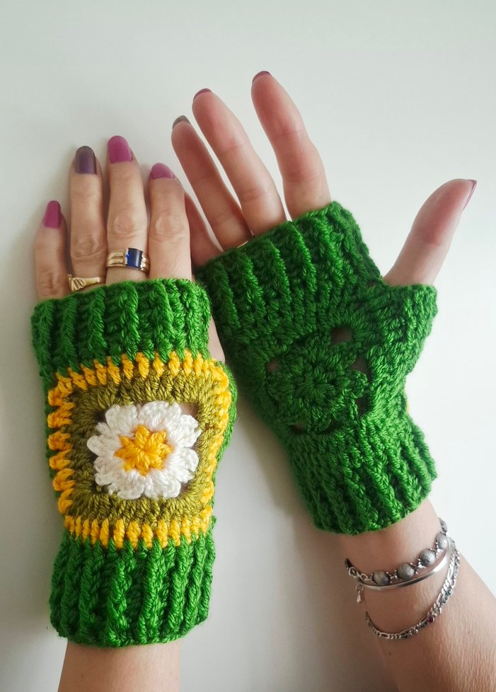 Yeşil Çiçekli Örgü Bohem Kadın Eldiven - Görsel 3