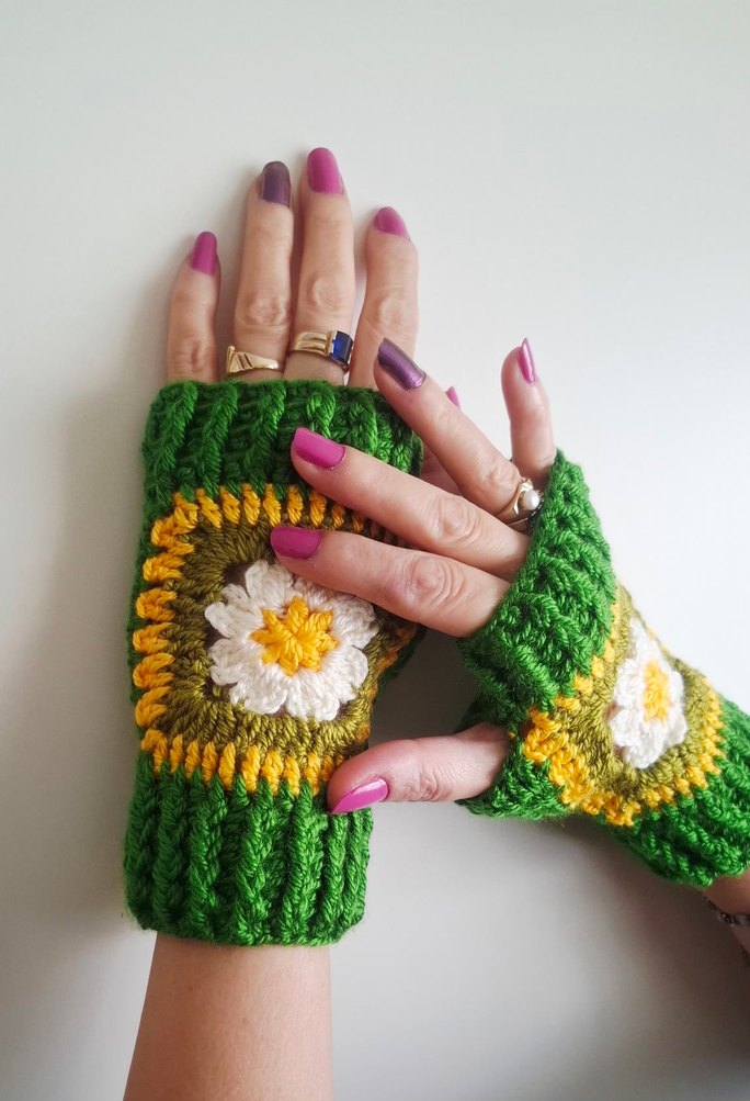 Yeşil Çiçekli Örgü Bohem Kadın Eldiven - Görsel 2