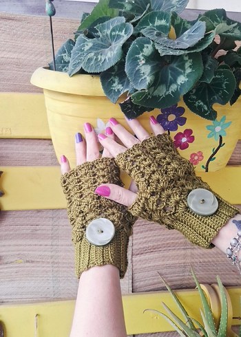 Yağ Yeşili Düğmeli Örgü Eldiveni - Hippi Tarzı - Görsel 2