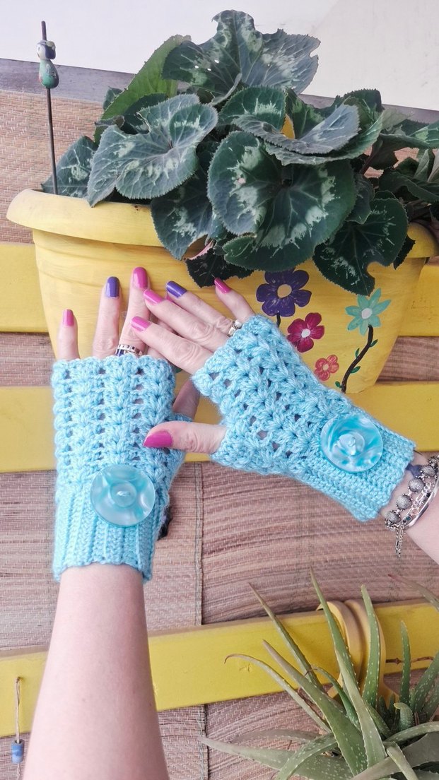 Mavi Örgü Bohem Düğmeli Kadın Eldiveni - Görsel 2
