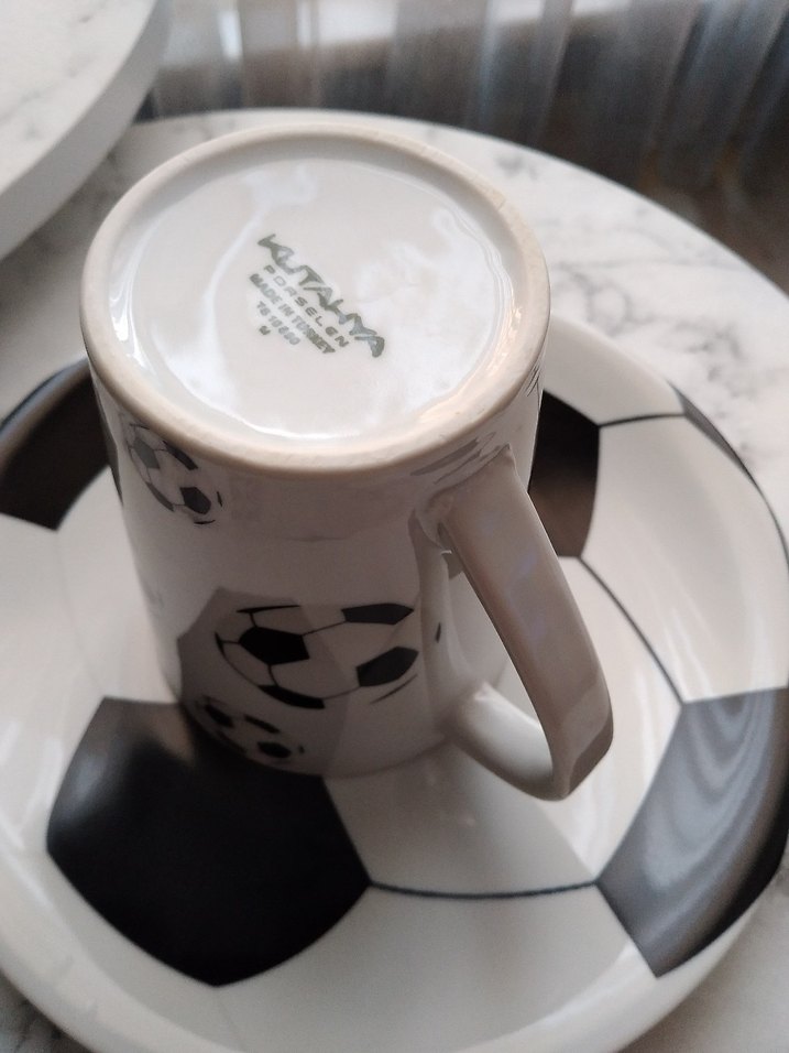 erkek cocuk tabak ve kupa - Görsel 2