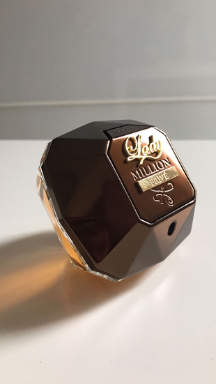 Lady million prive