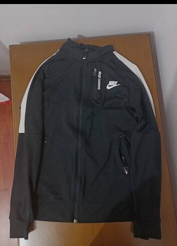 15-16 Yaş Beden Nike Eşofman pazarlık mevcut