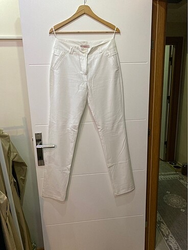 40 Beden beyaz Renk Beyaz Kumaş Pantolon