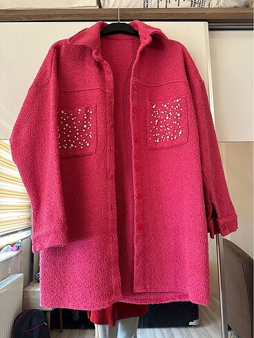 Pembe taşlı gömlek