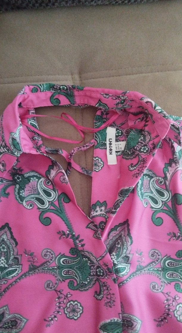 Düğmeli Pembe Çiçekli Kolsuz Bohem Gömlek - Görsel 2