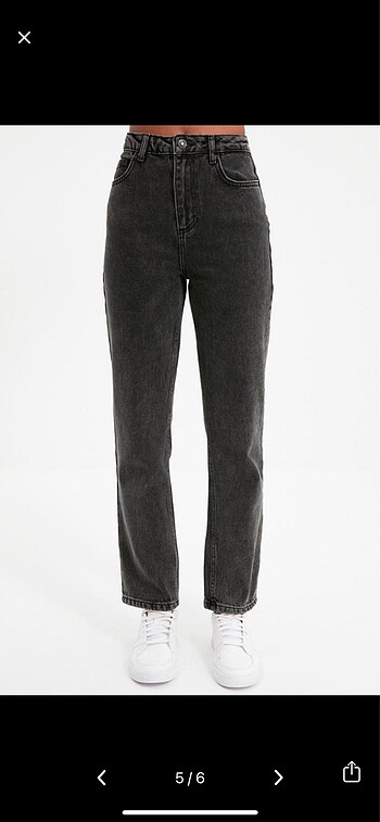 BOOTCUT JEAN
