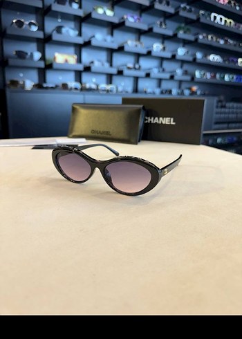 Siyah Parlak Chanel Kadın Güneş Gözlüğü