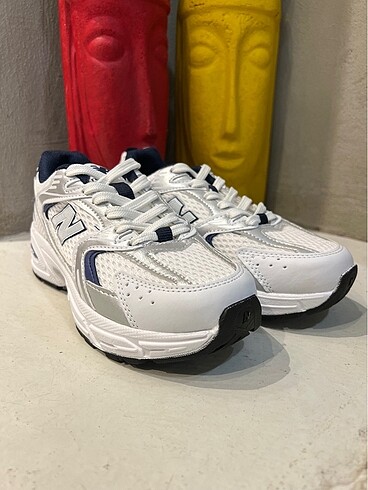 New Balance New B. 530