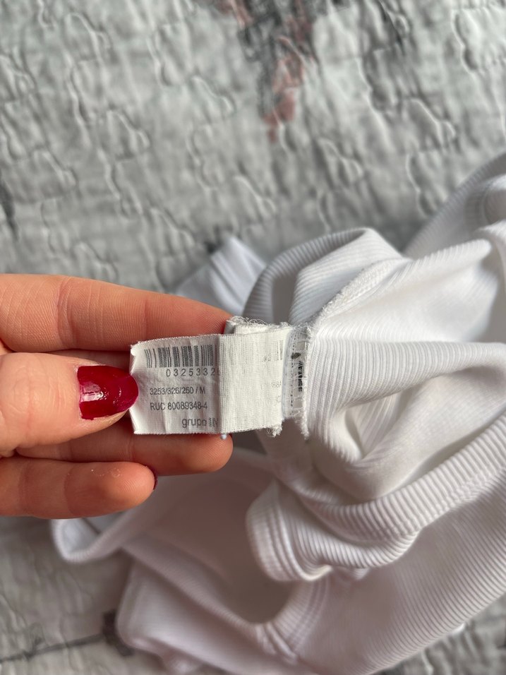 ZARA Kadın Beyaz Kolsuz Basic Atlet - Görsel 3