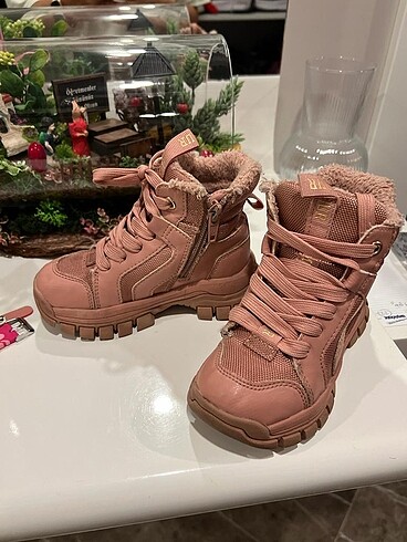 H&M pudra kız çocuk bot tarz ve çok şık