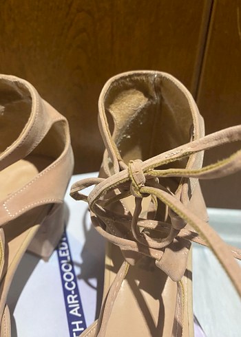 Bej Süet Dolgu Topuklu Kadın Sandalet - Görsel 6