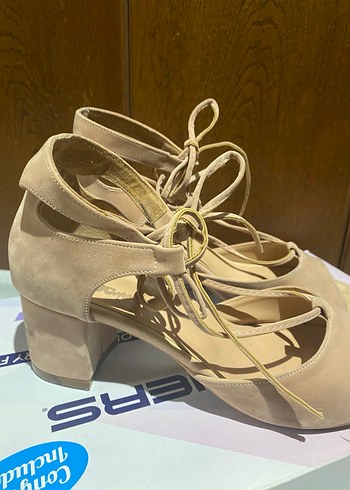 Bej Süet Dolgu Topuklu Kadın Sandalet - Görsel 4