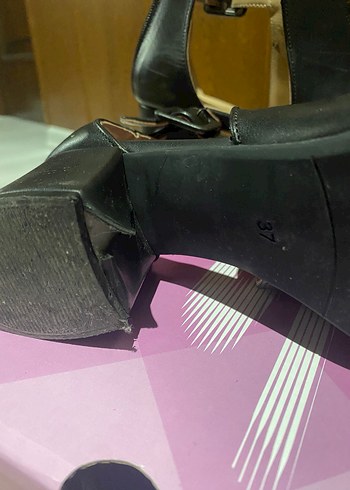 Siyah Topuklu Ayakkabı - Görsel 4