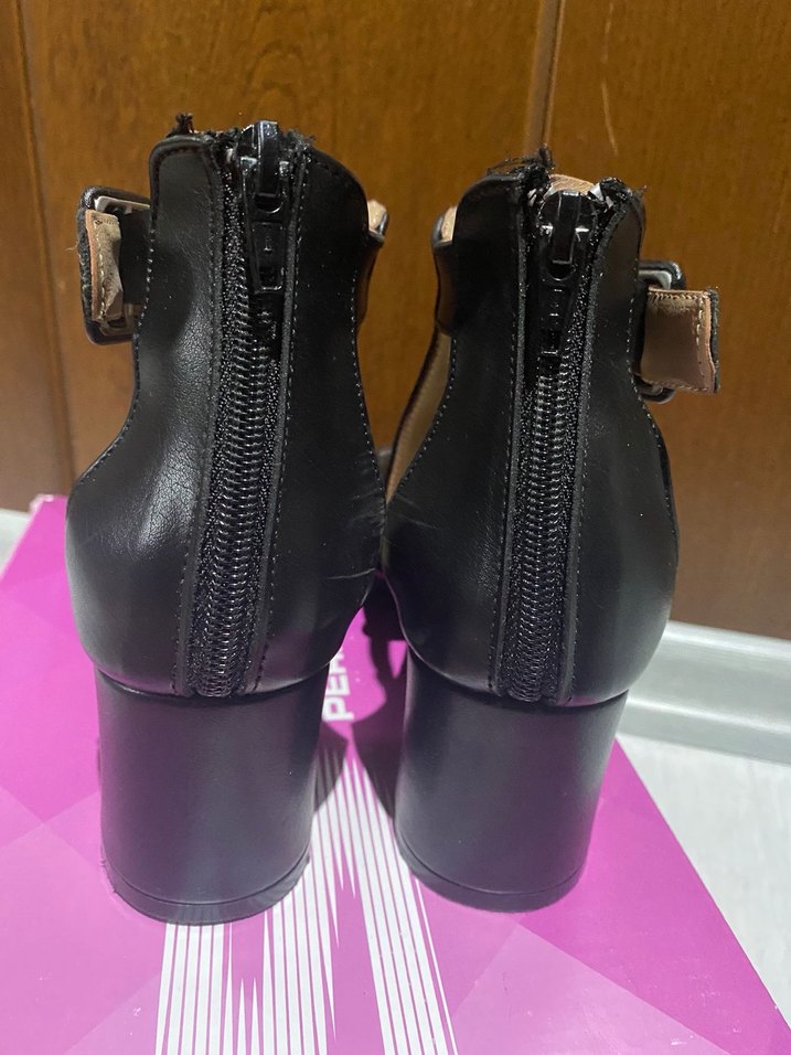 Siyah Topuklu Ayakkabı - Görsel 3