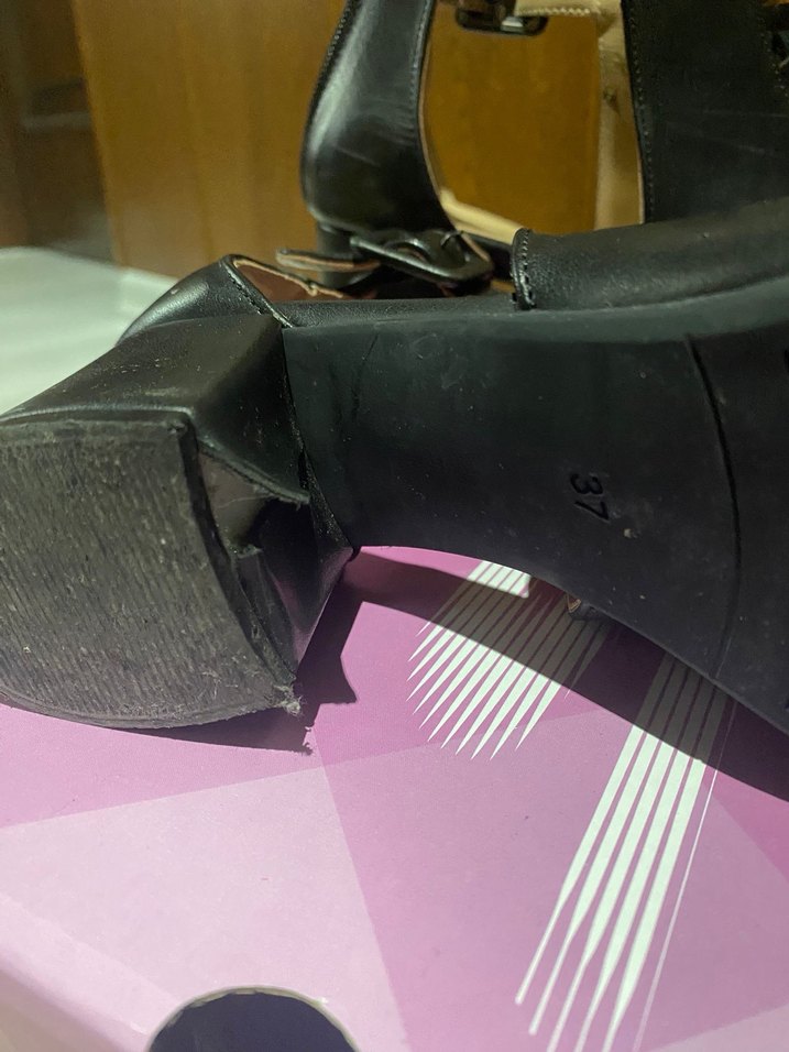 Siyah Topuklu Ayakkabı - Görsel 4