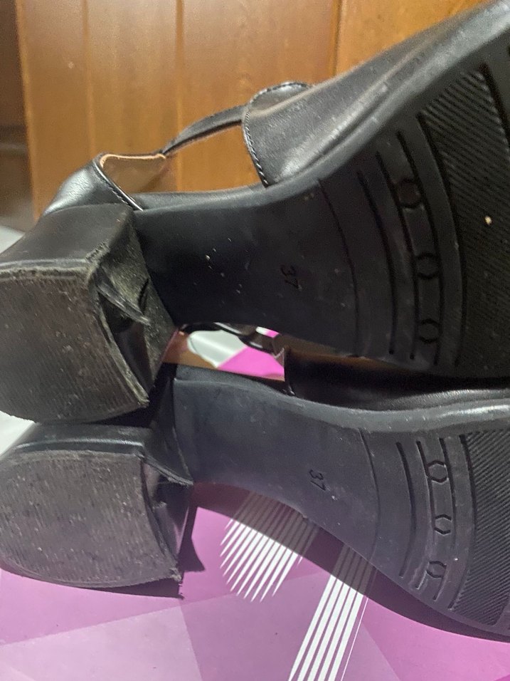 Siyah Topuklu Ayakkabı - Görsel 2