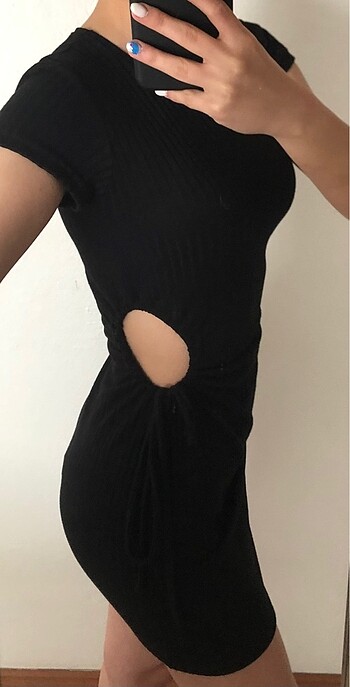 Stradivarius pencere detaylı elbise