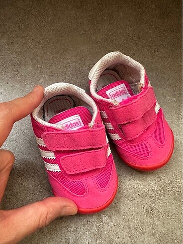 Adidas İlkadım ayakkabısı