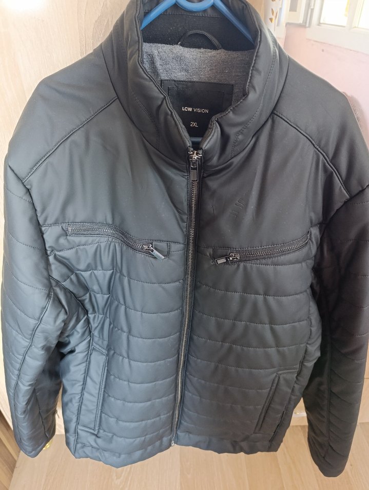 Siyah Deri Görünümlü Mont - Görsel 2