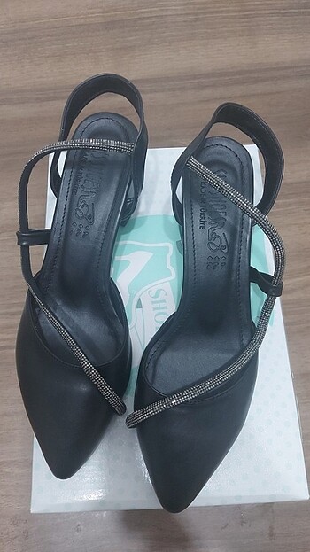 Taşlı topuklu sandalet 39 no