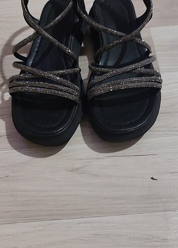 37 Beden siyah Renk Taşlı Sandalet 