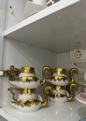 Parlak Altın Renkli porselen Fincan Takımı