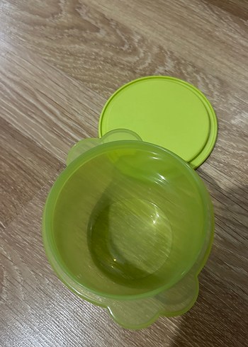 Tupperware Pastel Yeşil Plastik Kapaklı Saklama Kabı