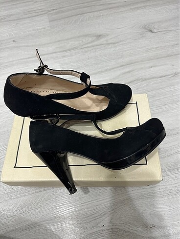 Zara Siyah süet topuklu ayakkabı