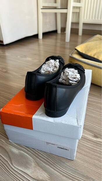 37 Beden siyah Renk Nine west siyah babet