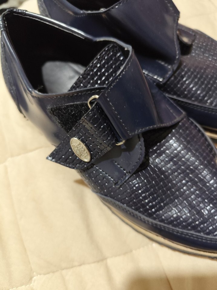 Mavi Parlak Yılan Desenli Dolgu Topuklu Erkek Çocuk Ayakkabı - Görsel 2