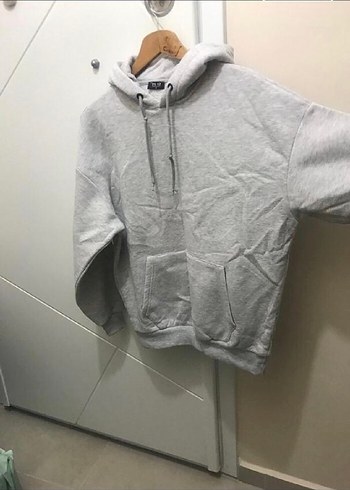 Gri Kapüşonlu Sweatshirt