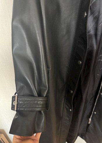 Düğmeli Siyah Deri Uzun Ceket - Görsel 3
