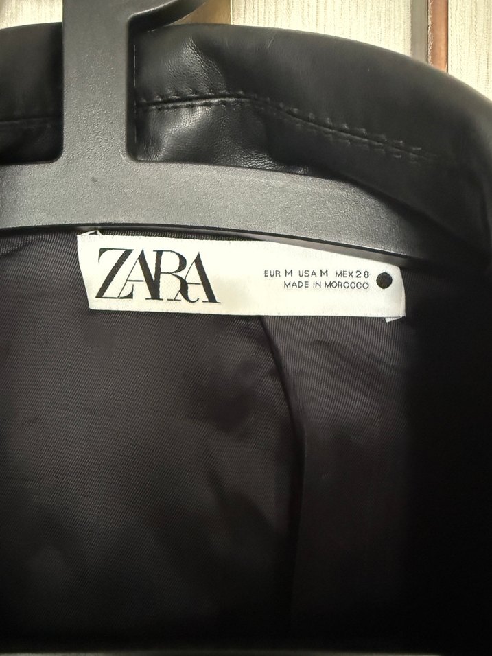 Düğmeli Siyah Deri Uzun Ceket - Görsel 2