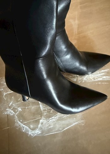 Siyah Deri Stiletto Topuklu Diz Boyu Çizme - Görsel 2