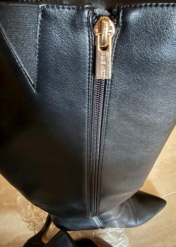 Siyah Deri Stiletto Topuklu Diz Boyu Çizme - Görsel 4