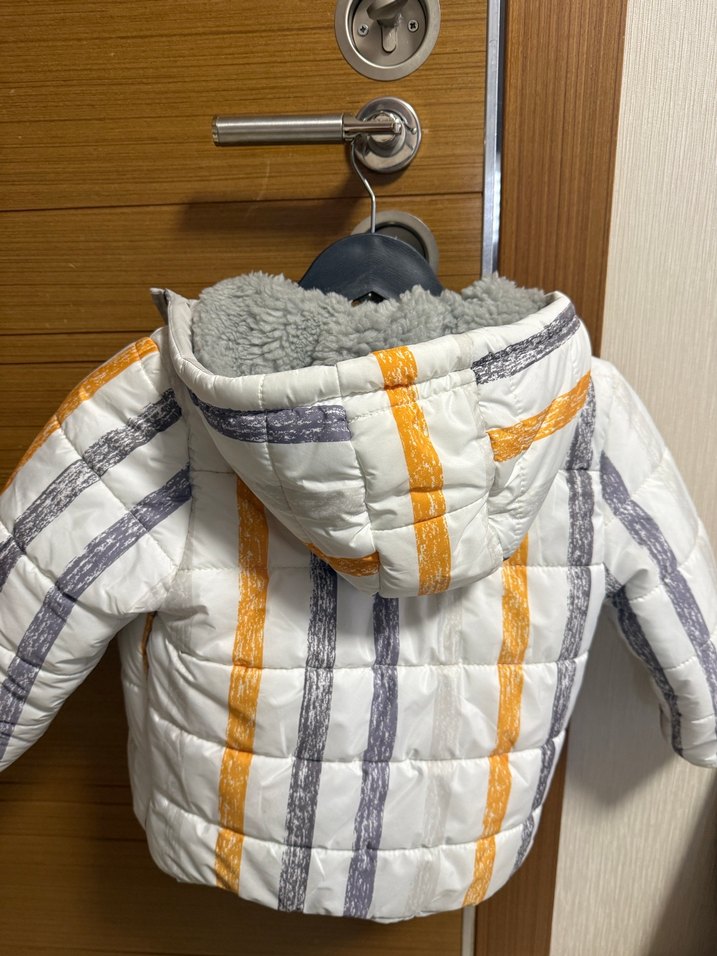 Gri Erkek Çocuk Kapüşonlu Kürklü Ceket - Görsel 4