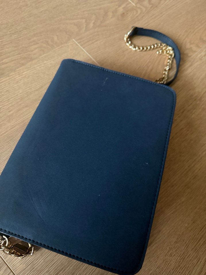 Mavi Süet Zincir Detaylı Kadın Çanta - Görsel 3