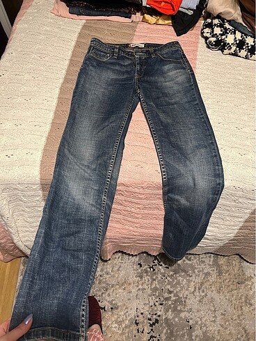 Levis 627