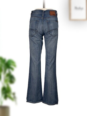 30 Beden Mavi Jean / Kot %70 İndirimli.