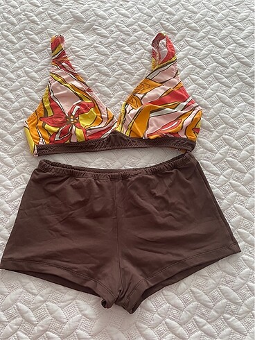 C&A şortlu bikini