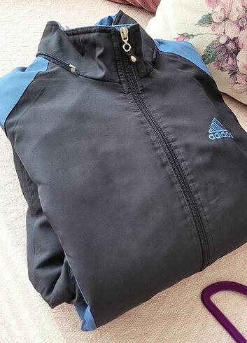 40 Beden Adidas erkek eşofman takımı 38/40 beden.