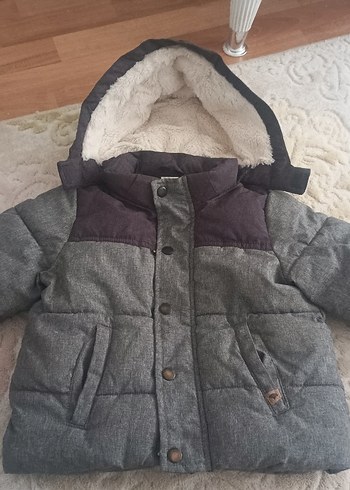 Erkek Çocuk Gri Kürklü Kapüşonlu Mont