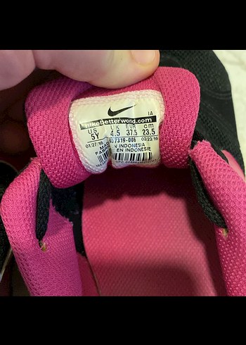 37 Beden Siyah-Pembe Bağcıklı Kadın Spor Ayakkabı