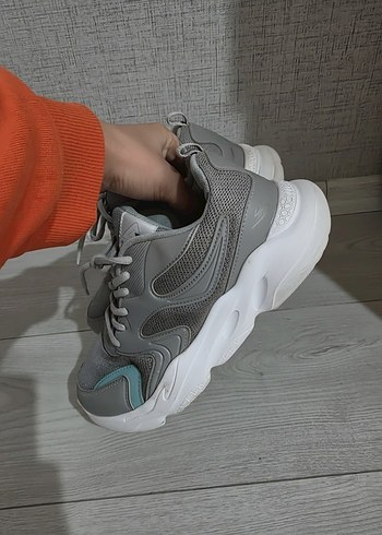 Gri Bağcıklı Kadın Spor Ayakkabı - Görsel 2