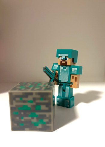 Steve ve Elmas Bloğu Minecraft Figürü