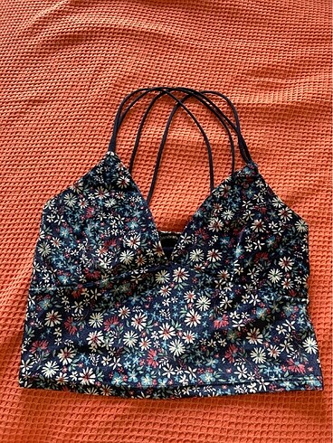 stradivarius çiçekli büstiyer crop top