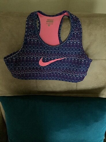 Orjinal Nike spor sütyeni