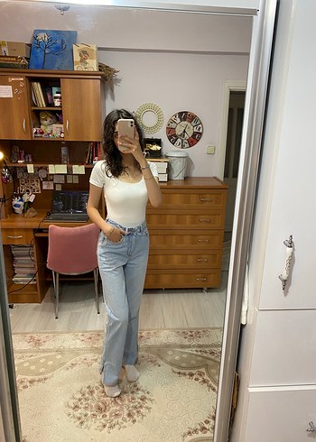 Paçası kesik model kot pantolon